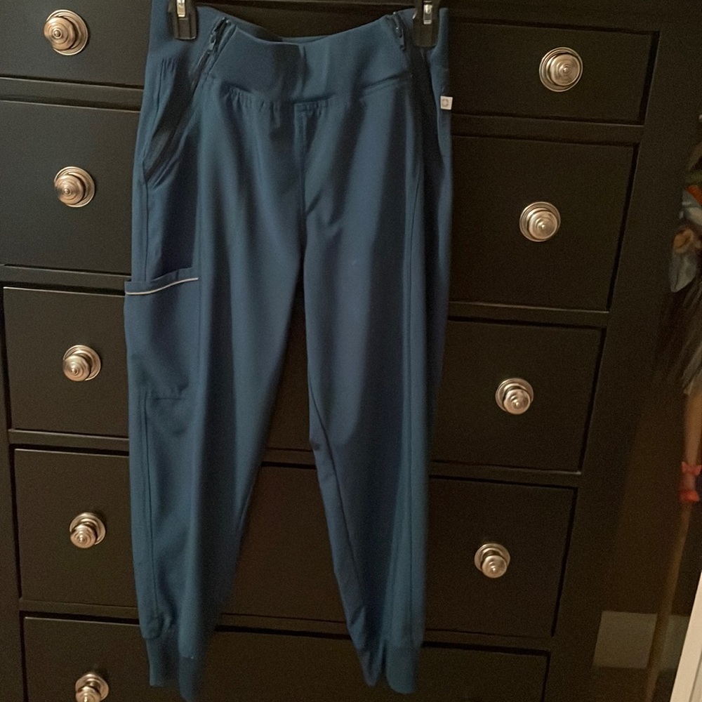 Cherokee Infinity Jogger Scrub Pants
